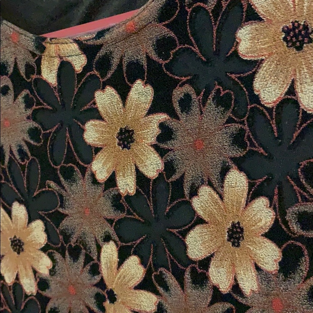 Flowered tee - Picture 2 of 3